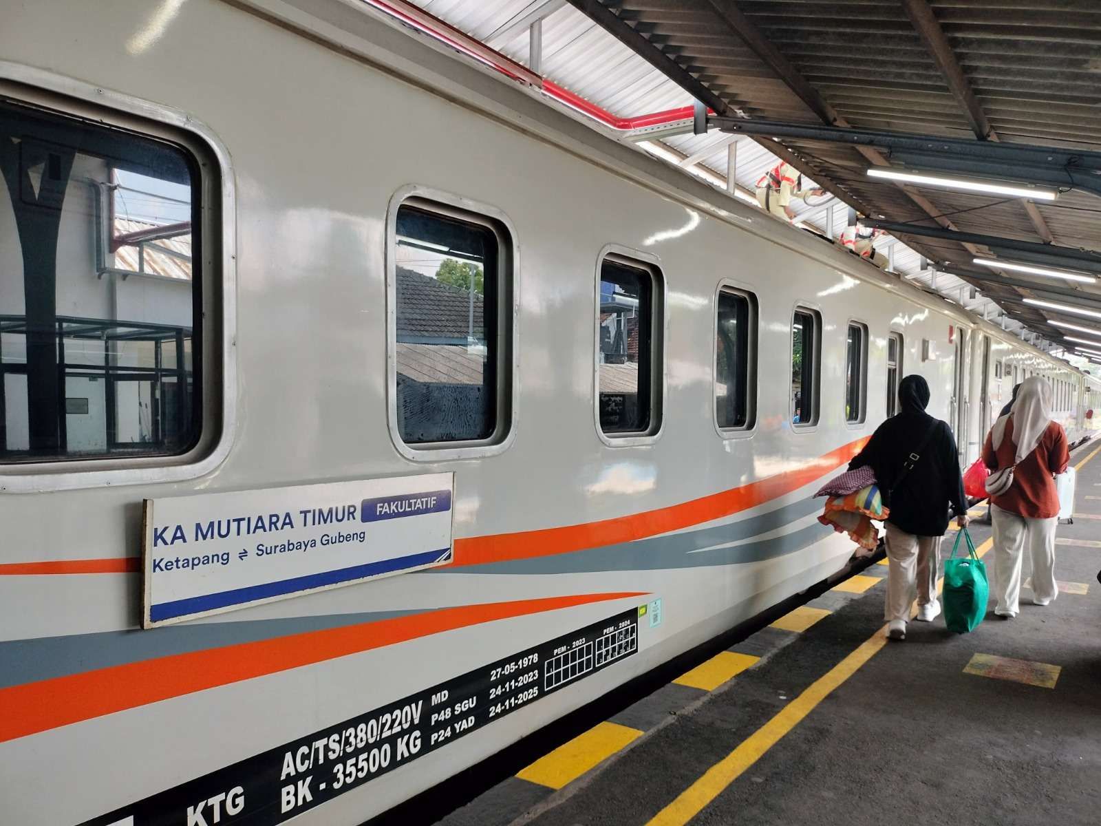 Daop Jember Operasikan KA Mutiara Timur Tambahan Jelang Lebaran